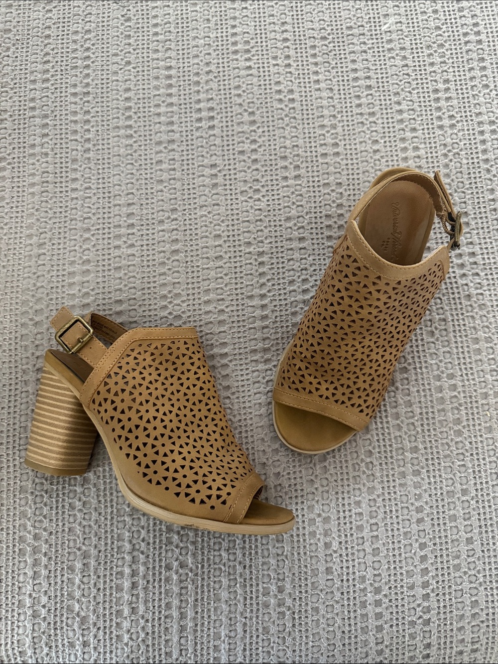 Chestnut Milliana Sling Back Cut Out Fashion Boots Size 6